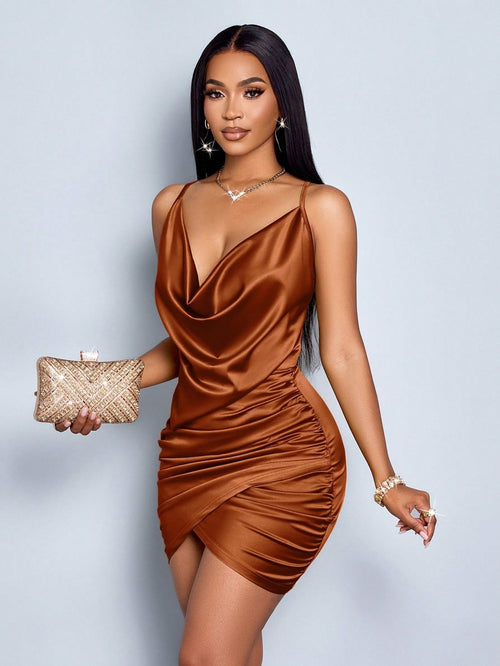 mini-robes de cocktail satinées